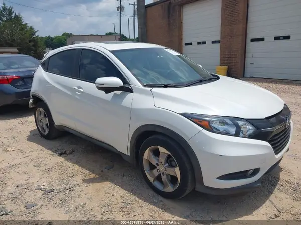 3CZRU5H51HM709497 2017 HONDA HR-V - Image 1