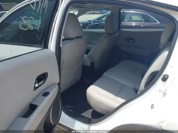 3CZRU5H51HM709497 2017 HONDA HR-V - Image 8