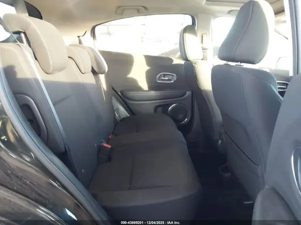 3CZRU5H51HM718751 2017 HONDA HR-V - Image 8