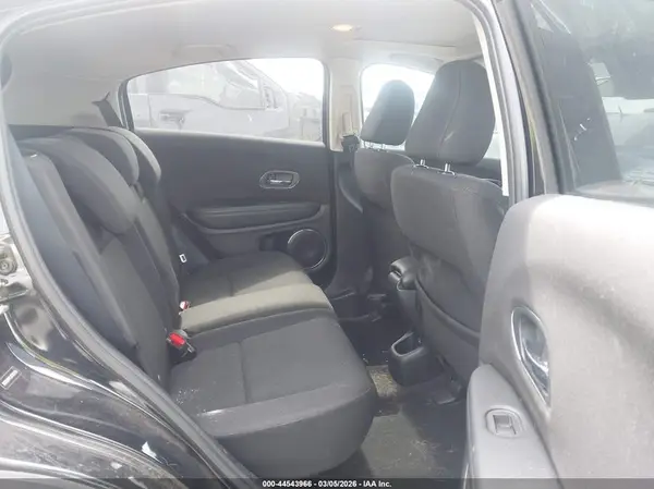 3CZRU5H51JG702151 2018 HONDA HR-V - Image 8