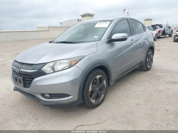 3CZRU5H51JG702375 2018 HONDA HR-V - Image 2