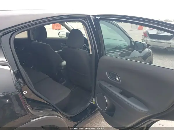 3CZRU5H51JG703381 2018 HONDA HR-V - Image 8