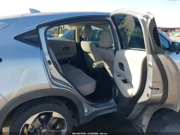 3CZRU5H51JG703669 2018 HONDA HR-V - Image 8