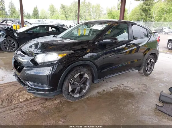 3CZRU5H51JG705745 2018 HONDA HR-V - Image 2