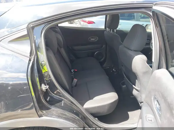 3CZRU5H51JM710882 2018 HONDA HR-V - Image 8