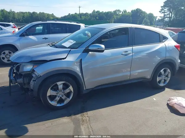 3CZRU5H52HM701473 2017 HONDA HR-V - Image 2