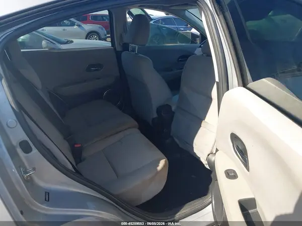 3CZRU5H52HM701473 2017 HONDA HR-V - Image 8