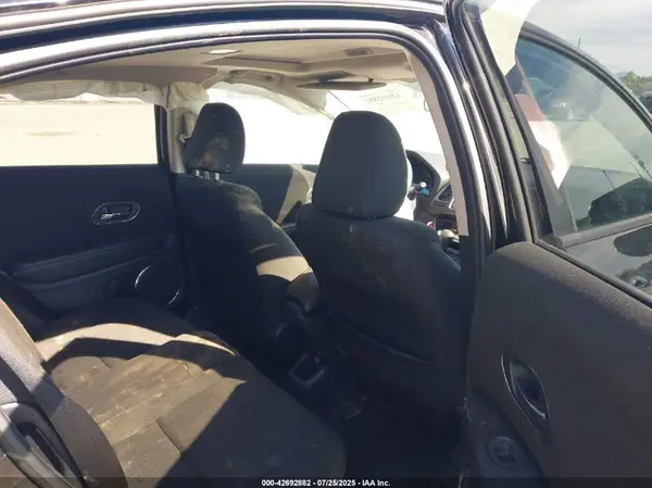 3CZRU5H52HM717754 2017 HONDA HR-V - Image 8
