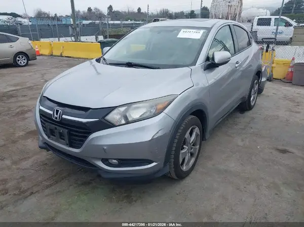 3CZRU5H52HM721139 2017 HONDA HR-V - Image 2