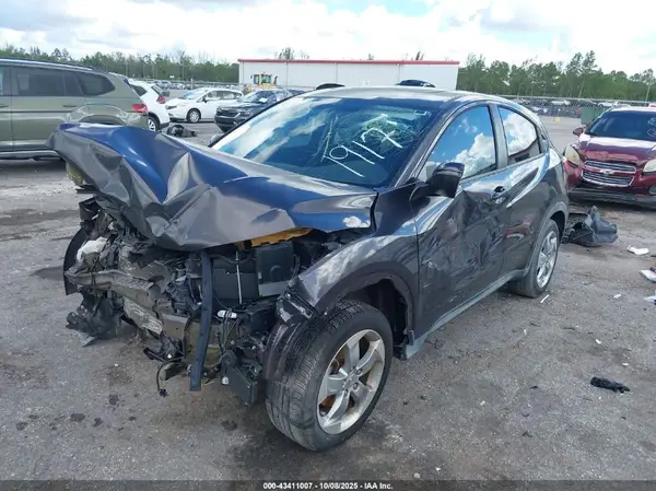 3CZRU5H52HM721917 2017 HONDA HR-V - Image 2