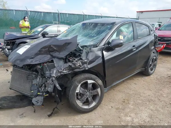 3CZRU5H52JG700442 2018 HONDA HR-V - Image 2
