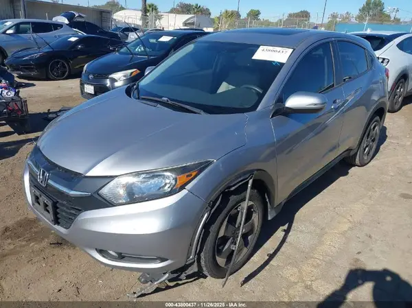 3CZRU5H52JG702563 2018 HONDA HR-V - Image 2