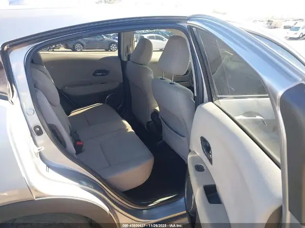 3CZRU5H52JG702563 2018 HONDA HR-V - Image 8