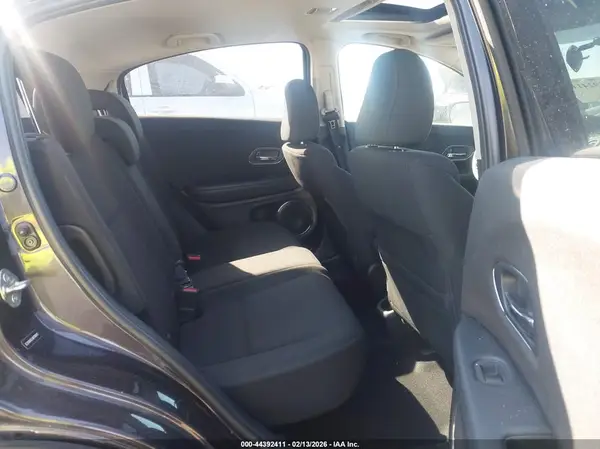 3CZRU5H52JM708042 2018 HONDA HR-V - Image 8