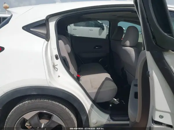3CZRU5H52JM709711 2018 HONDA HR-V - Image 8