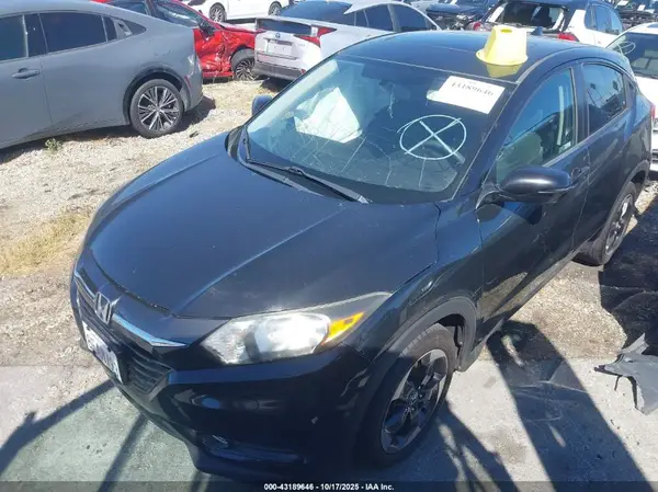 3CZRU5H52JM713886 2018 HONDA HR-V - Image 2