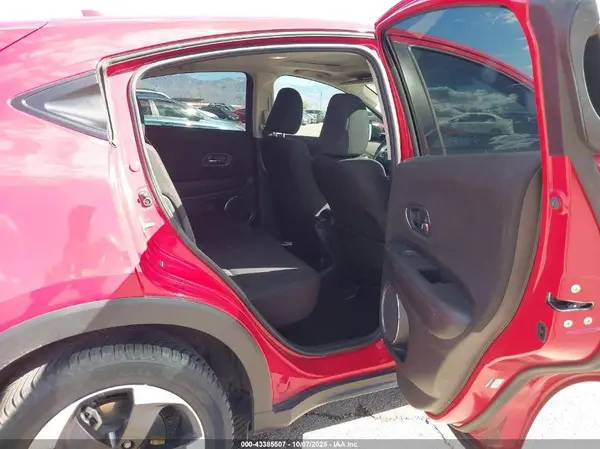 3CZRU5H52JM714682 2018 HONDA HR-V - Image 8