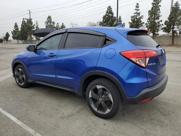 3CZRU5H52JM715864 2018 HONDA HR-V - Image 2