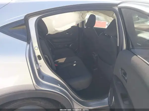 3CZRU5H52KM700900 2019 HONDA HR-V - Image 8