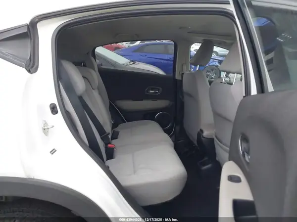 3CZRU5H52KM703683 2019 HONDA HR-V - Image 8
