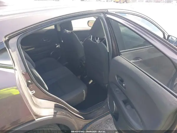 3CZRU5H52KM729961 2019 HONDA HR-V - Image 8