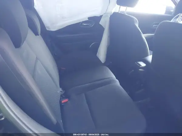 3CZRU5H53GM728681 2016 HONDA HR-V - Image 8