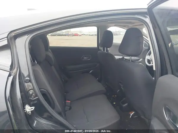 3CZRU5H53HG709824 2017 HONDA HR-V - Image 8