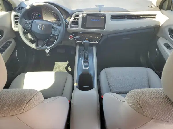 3CZRU5H53HM702101 2017 HONDA HR-V - Image 8