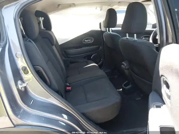 3CZRU5H53HM706083 2017 HONDA HR-V - Image 8