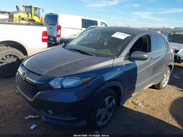 3CZRU5H53HM706102 2017 HONDA HR-V - Image 2