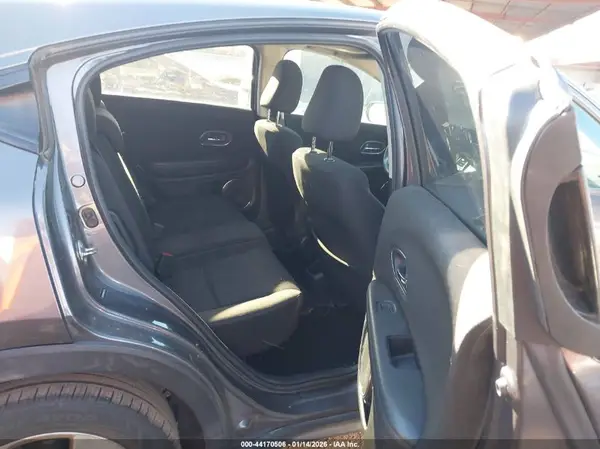 3CZRU5H53HM706102 2017 HONDA HR-V - Image 8