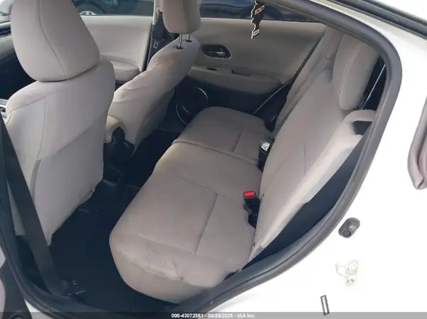 3CZRU5H53HM708061 2017 HONDA HR-V - Image 8
