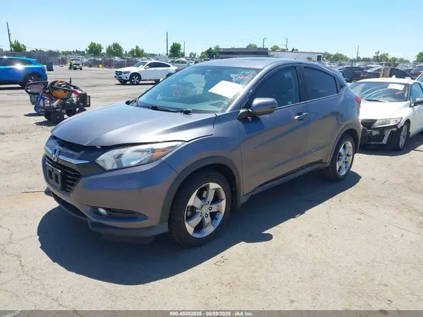 3CZRU5H53HM712580 2017 HONDA HR-V - Image 2