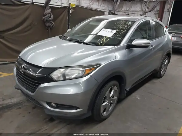 3CZRU5H53HM716242 2017 HONDA HR-V - Image 2