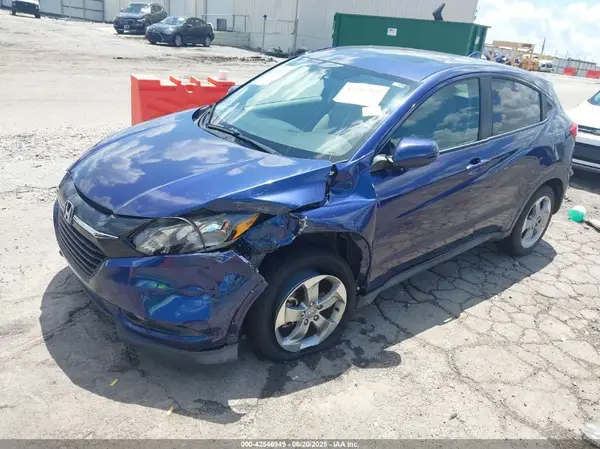 3CZRU5H53HM717701 2017 HONDA HR-V - Image 2