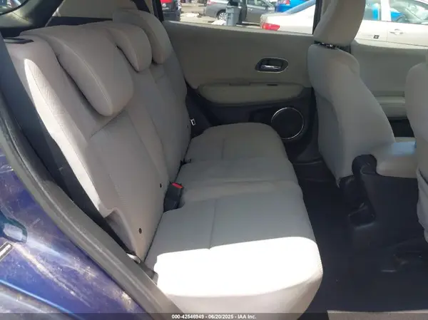 3CZRU5H53HM717701 2017 HONDA HR-V - Image 8