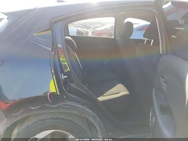 3CZRU5H53JG702183 2018 HONDA HR-V - Image 8