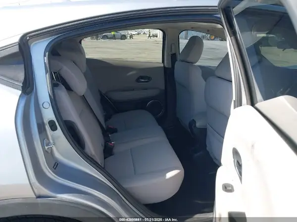 3CZRU5H53JG702376 2018 HONDA HR-V - Image 8
