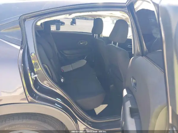 3CZRU5H53JG704712 2018 HONDA HR-V - Image 8