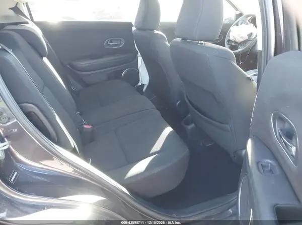 3CZRU5H53JM708048 2018 HONDA HR-V - Image 8