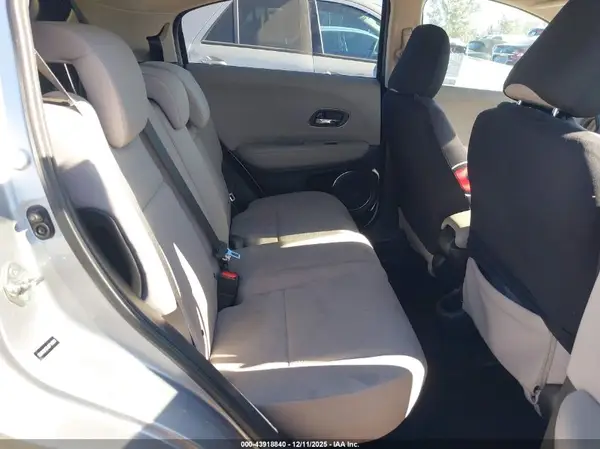 3CZRU5H53JM716599 2018 HONDA HR-V - Image 8