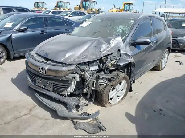 3CZRU5H53KM704647 2019 HONDA HR-V - Image 2