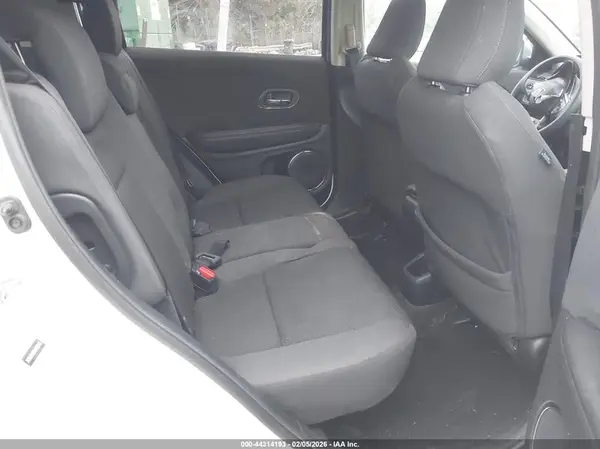 3CZRU5H53KM726065 2019 HONDA HR-V - Image 8