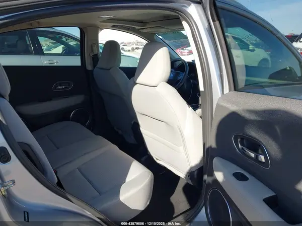 3CZRU5H53KM726454 2019 HONDA HR-V - Image 8