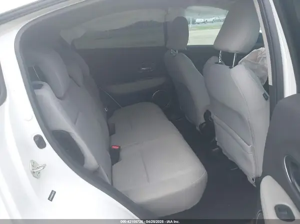 3CZRU5H53KM727524 2019 HONDA HR-V - Image 8