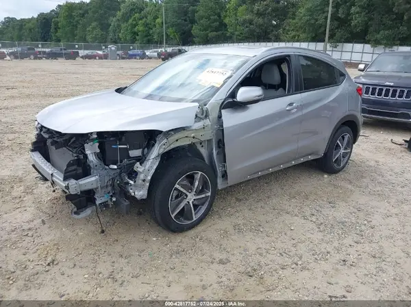 3CZRU5H53MM705882 2021 HONDA HR-V - Image 2