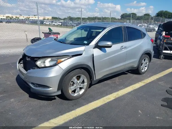 3CZRU5H54GM715986 2016 HONDA HR-V - Image 2