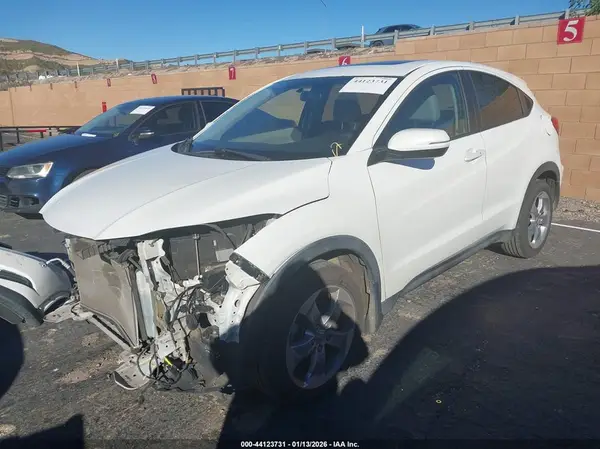 3CZRU5H54HM702849 2017 HONDA HR-V - Image 2