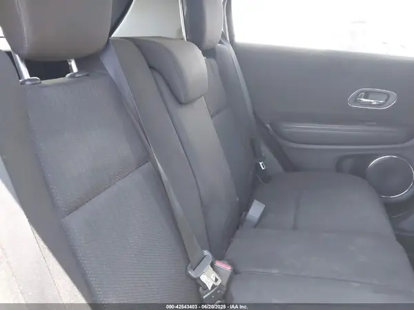 3CZRU5H54HM709588 2017 HONDA HR-V - Image 8