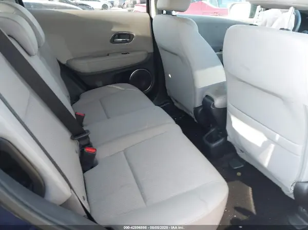 3CZRU5H54HM711907 2017 HONDA HR-V - Image 8